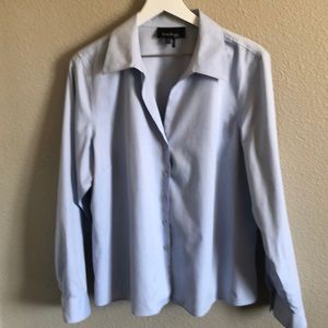 Evan Picone Woman blue button down shirt